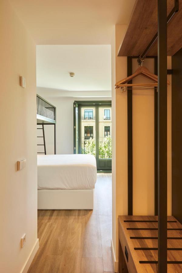 Latroupe Prado Hostel Мадрид Екстер'єр фото