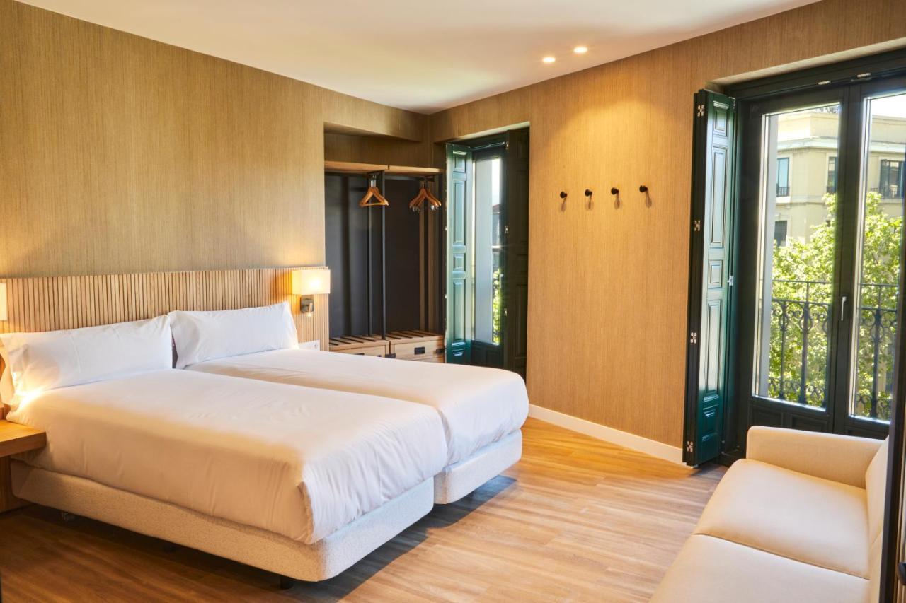 Latroupe Prado Hostel Мадрид Екстер'єр фото